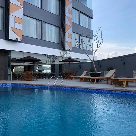 Zenith Premiere Hotel Baubau Ngoại thất bức ảnh