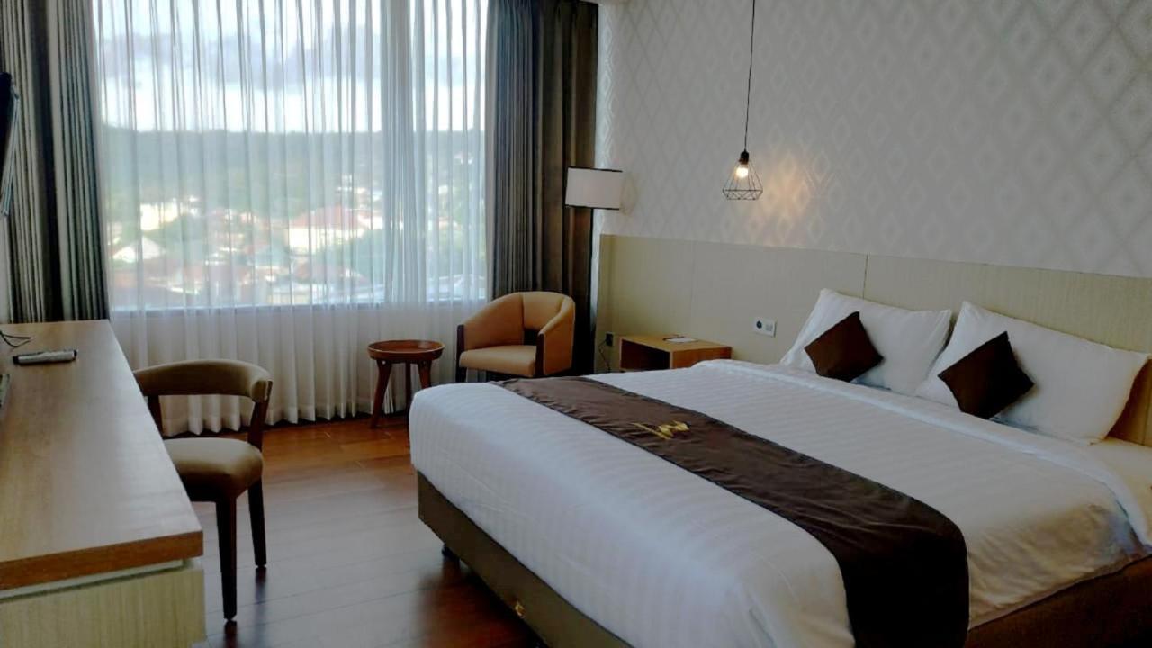 Zenith Premiere Hotel Baubau Ngoại thất bức ảnh