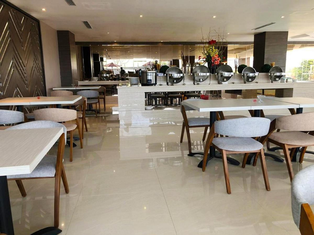 Zenith Premiere Hotel Baubau Ngoại thất bức ảnh