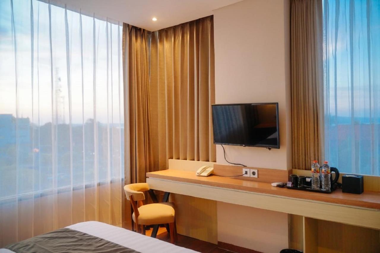 Zenith Premiere Hotel Baubau Ngoại thất bức ảnh