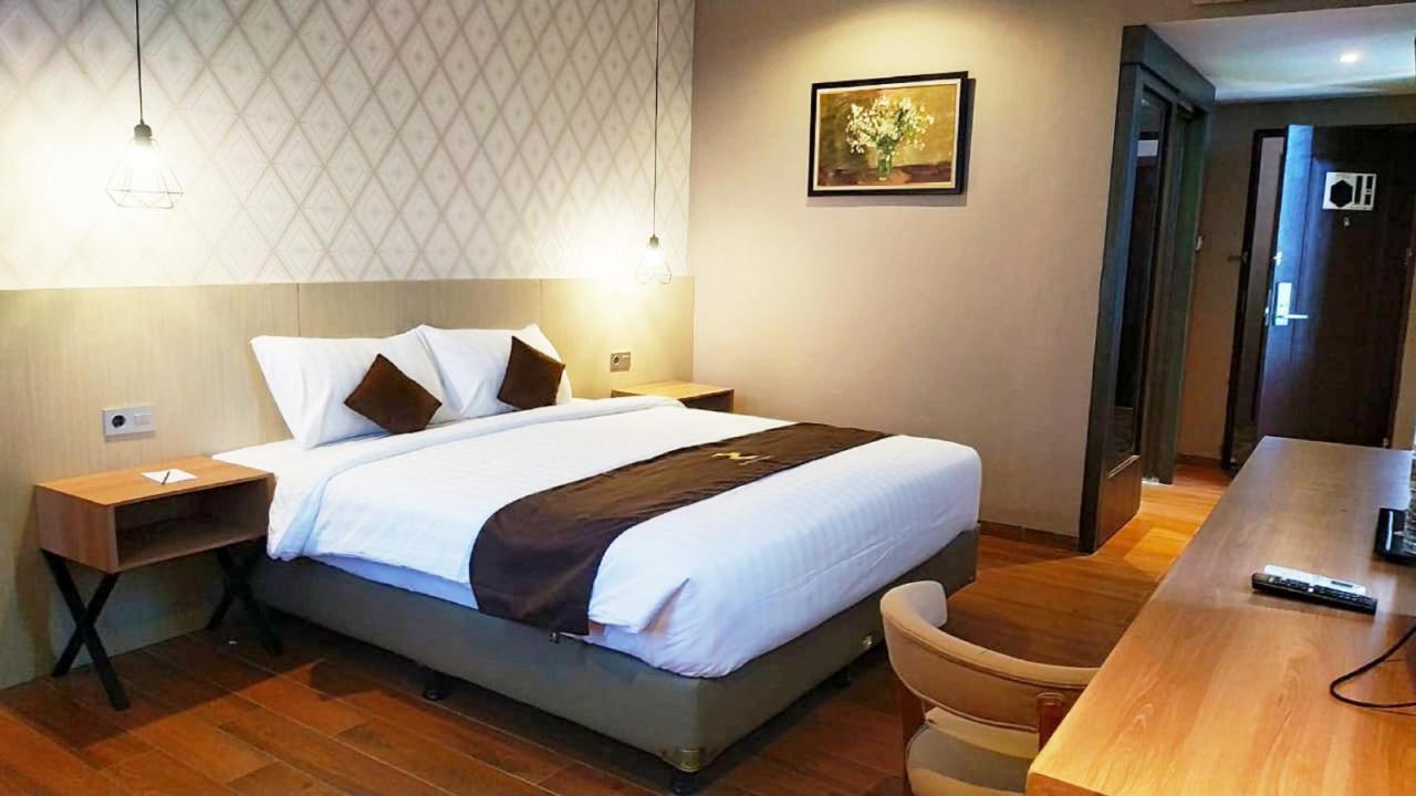 Zenith Premiere Hotel Baubau Ngoại thất bức ảnh